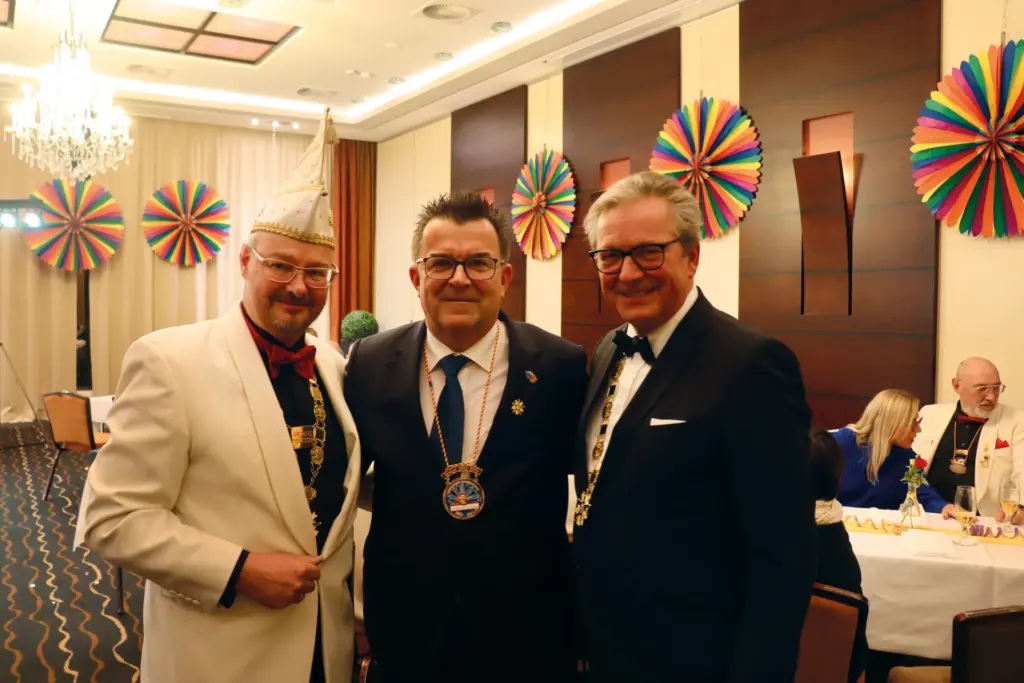 Elmar Kloke, Ordensträger Martin Hornberger, Bürgermeister Michael Dreier