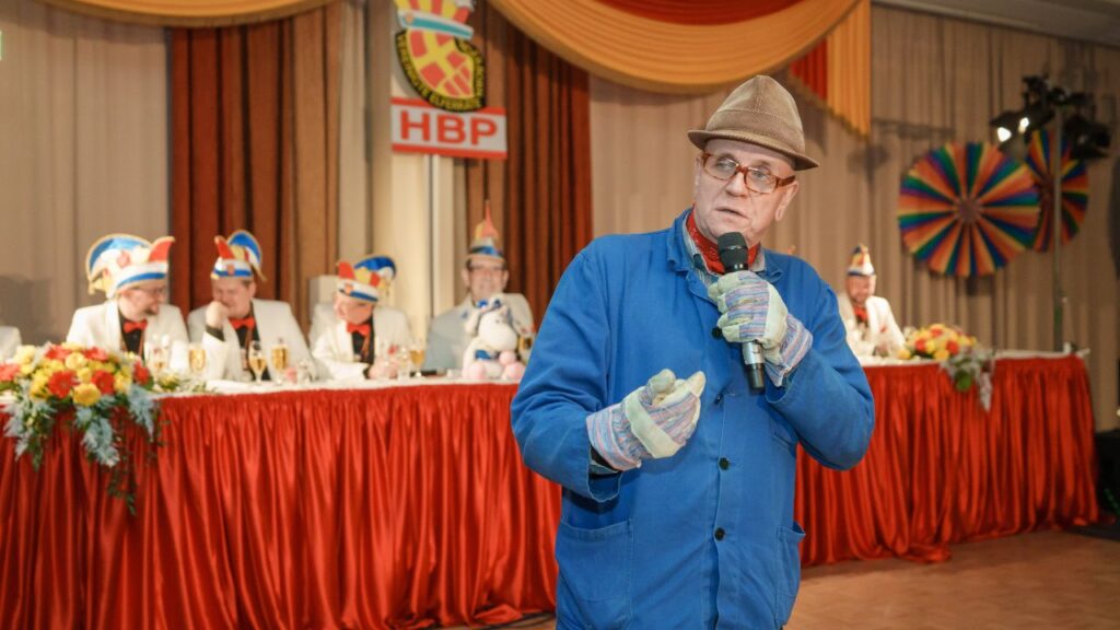 Comedy mit Bauer Brömmelkampf bei der Närrischen Paderstadt